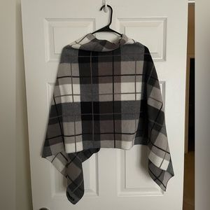 Plaid grey poncho shirt